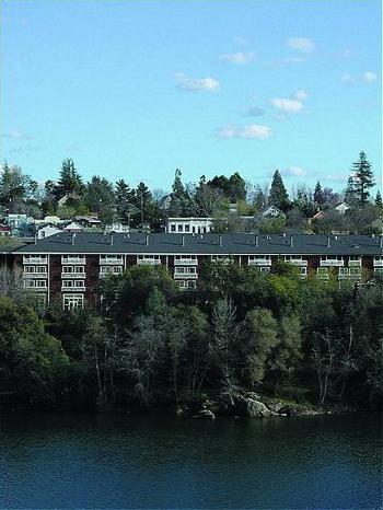 Lake Natoma Inn