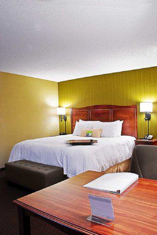 Hampton Inn  Suites Marshalltown