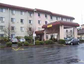 Super 8 Wilsonville