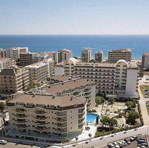 Aqua Hotel Montagut suites