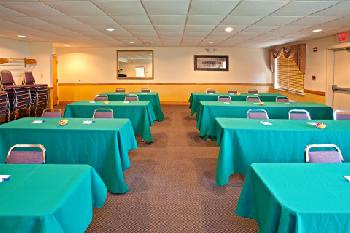 Holiday Inn Express Hotel & Suites SCOTTSBURG