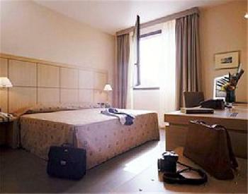 Golden Tulip Aemilia Hotel