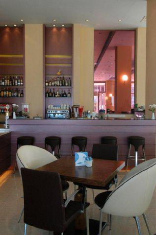 Avra Rafina Hotel