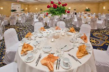 Crowne Plaza HAMPTON-MARINA