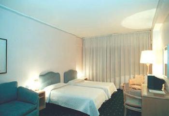 Hotel Summit