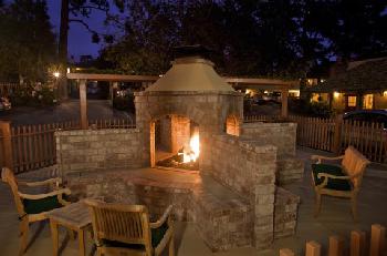 Candle Light Inn