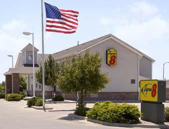 Super 8 Windsor