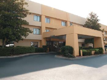 La Quinta Inn & Suites Columbia NE Fort Jackson