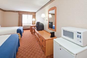 Holiday Inn Express Hotel & Suites WAUSEON