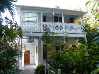 Blue Parrot Inn
