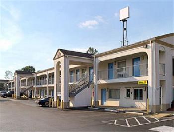 Super 8 Fredericksburg South