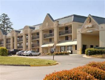 Super 8  Macon