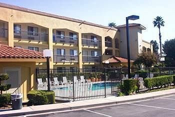 BEST WESTERN PLUS Pleasanton Inn