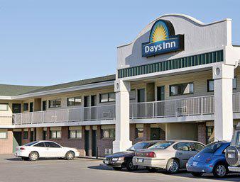 Days Inn and Suites Lincoln