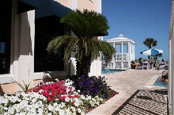 Royal Mansions Resort