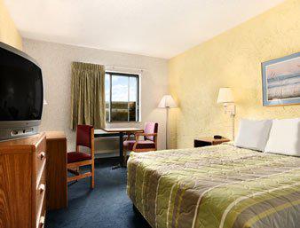 Baymont Inn and Suites Glendale/Milwaukee N. Area