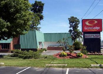 Econo Lodge Inn & Suites
