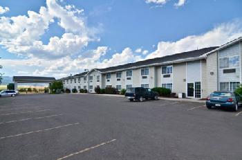 BEST WESTERN Rama Inn & Suites