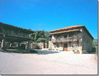 La Corte De Lugas