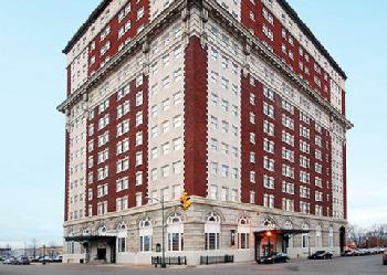 Hotel Utica Clarion Collection