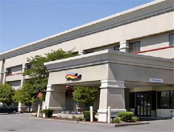 Baymont Inn and Suites Detroit/Roseville