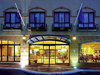 all seasons Perth
