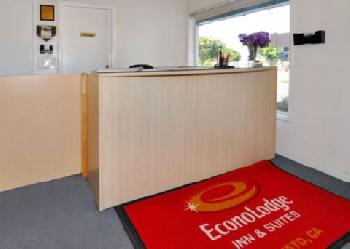 Econo Lodge  Inn & Suites Novato