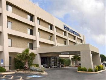 Baymont Inn and Suites Arlington