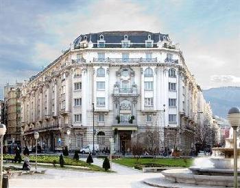 Carlton Hotel