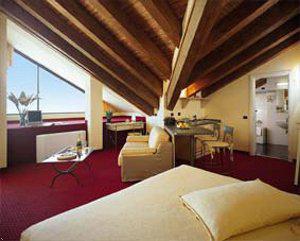 Art & Hotel