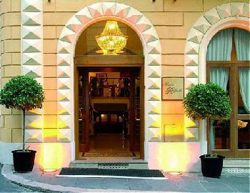 Raffaello Hotel