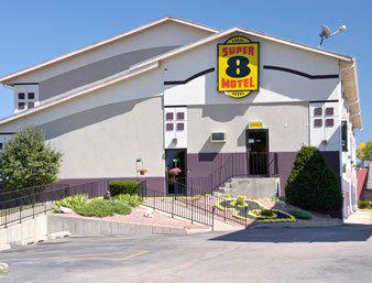Super 8 Janesville