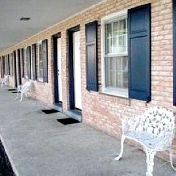 Budget Host Three Crowns Motor