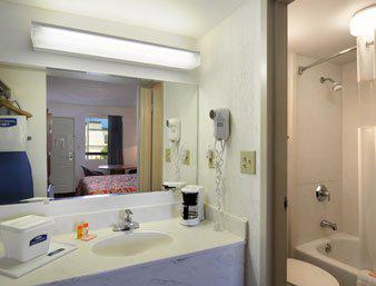 Howard Johnson Inn Austell GA