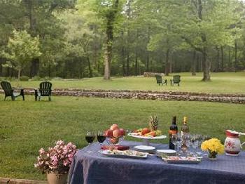 Hilltop Manor Bed and Breakfas