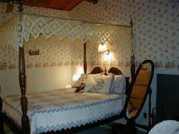 Bears Lair Inn