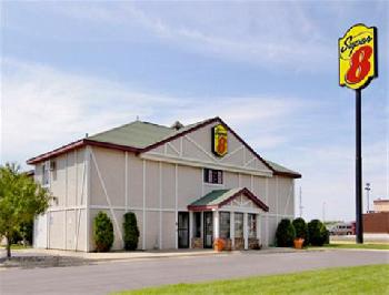 Super 8 Fairmont
