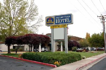 BEST WESTERN PLUS Airport Plaza Hotel