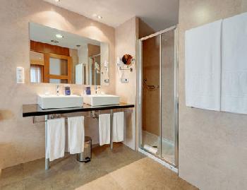 TRYP Valencia Azafata Hotel
