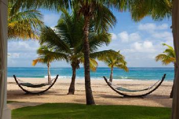 Courtyard Isla Verde Beach Resort