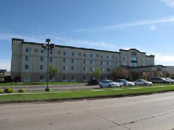 La Quinta Inn and Suites Omaha Airport  Carter Lake