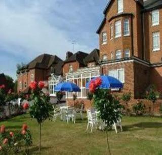Walton Cottage Hotel