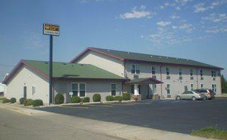 Super 8 Hallock