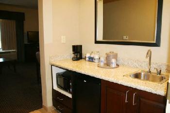 Hampton Inn  Suites Phoenix GlendaleWestgate