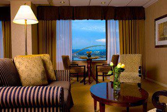 Sheraton Station Square Hotel