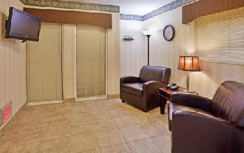Candlewood Suites SALINA