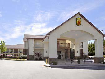 Super 8 Lavonia