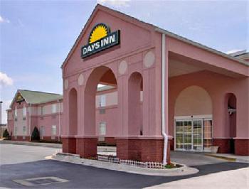 Days Inn and Suites Huntsville
