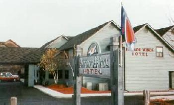 Harbor Winds Hotel