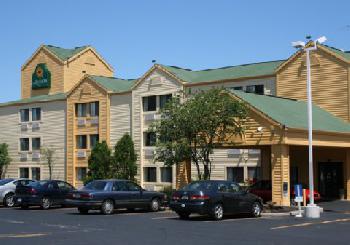 La Quinta Inn Milwaukee Northwest